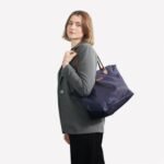 حقيبة يد نسائية من النايلون المقاوم للماء، حقيبة يد أنيقة وخفيفة الوزن بتصميم مميز وسحاب، حقيبة أنيقة ومتينة - الصورة 3
